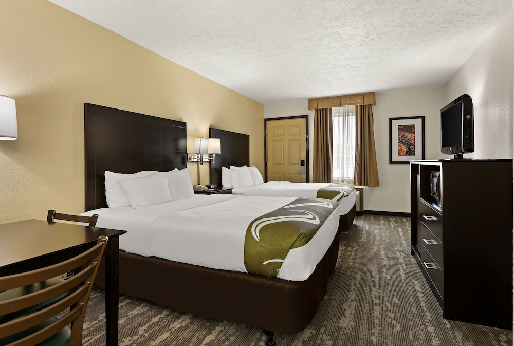 Standard Room, 2 Queen Beds, Non Smoking - Photo 3