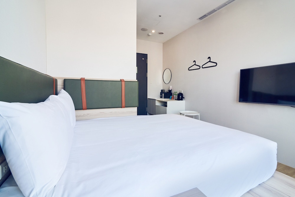 Superior Double Room, City View - Photo 2