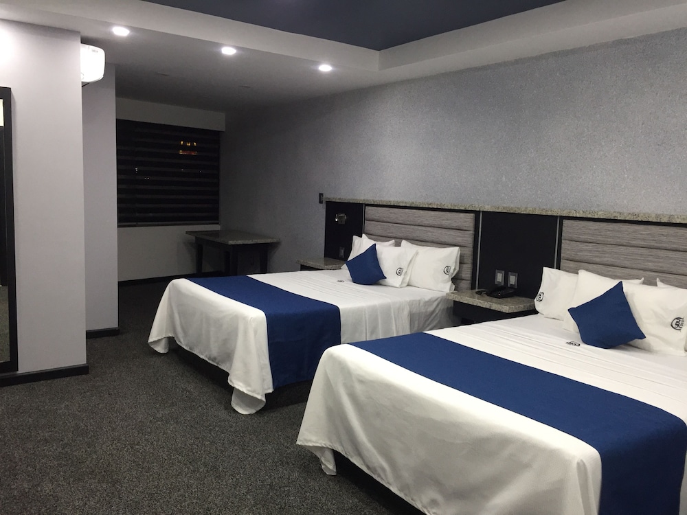 Deluxe Double Room, 2 Queen Beds photo 1
