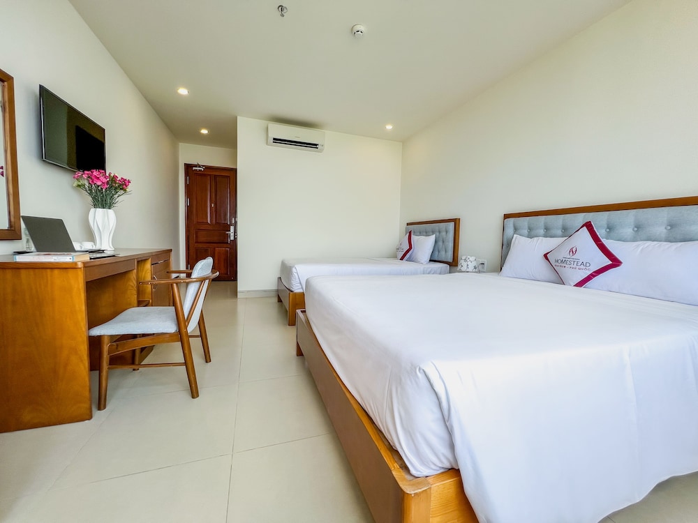 Deluxe Triple Room, City View photo 1