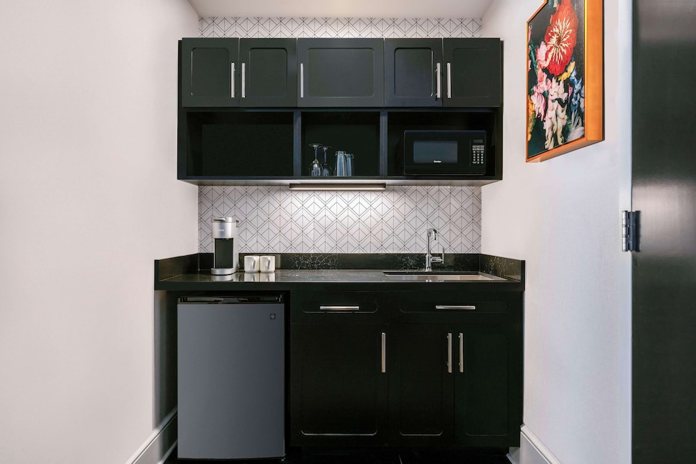 Suite, 1 Bedroom (1 Queen)