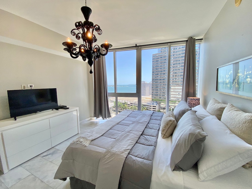 Deluxe Apartment photo 2