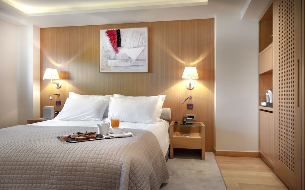 Classic Room (Cosy Street View)