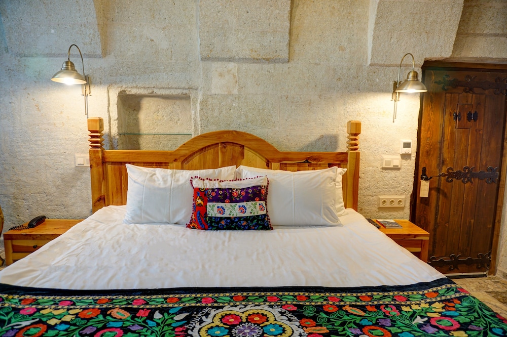 Double Arched Room - Photo 5