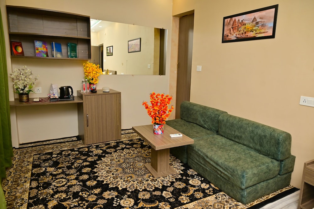 Family Room - Photo 7
