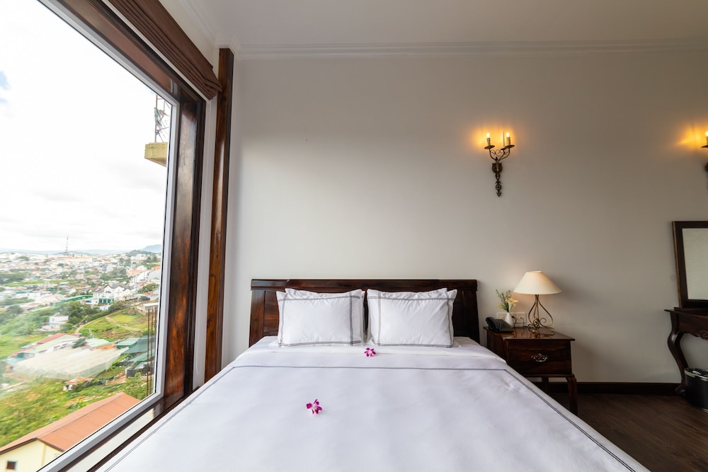 Premier Deluxe Balcony
