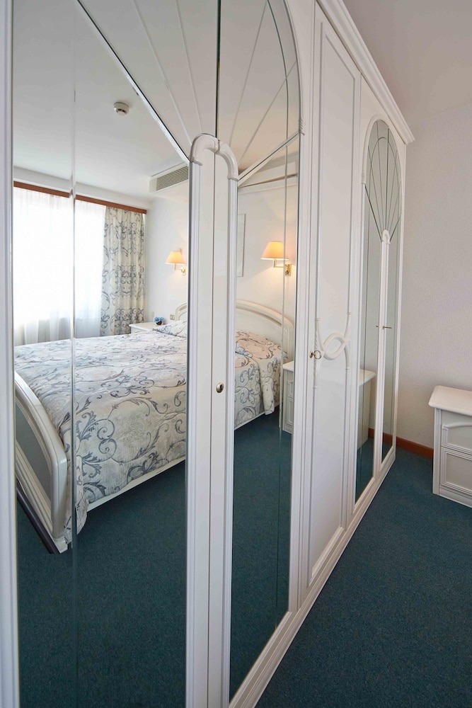 Luxury Suite photo 1