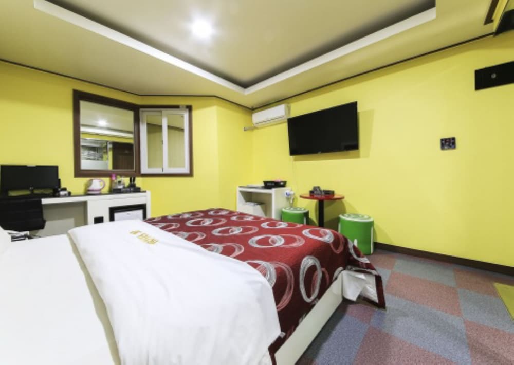 Standard Room - Photo 9