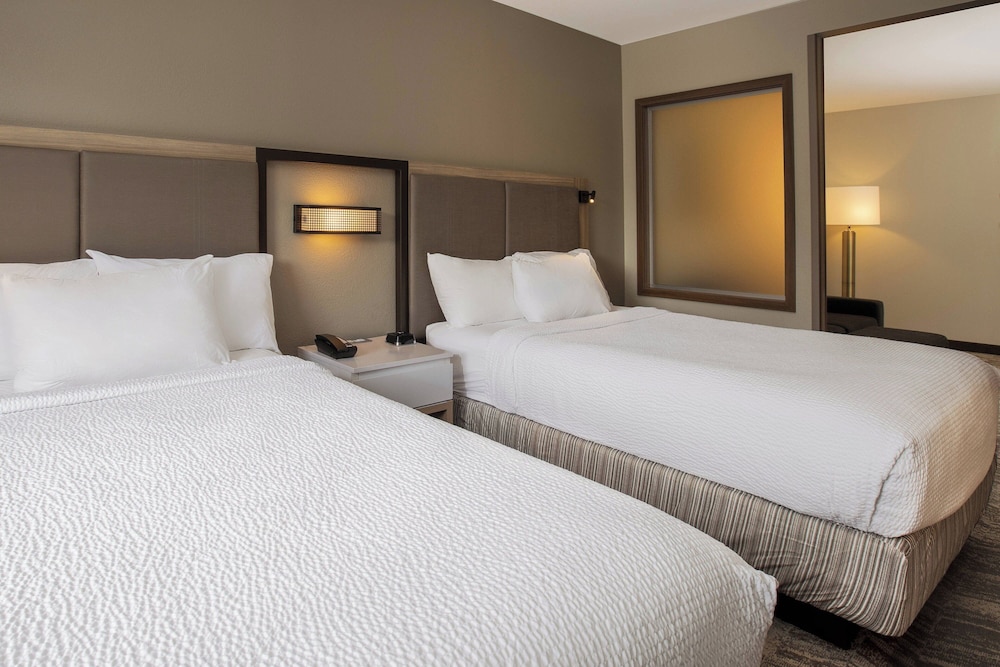 Suite, 2 Double Beds - Photo 7