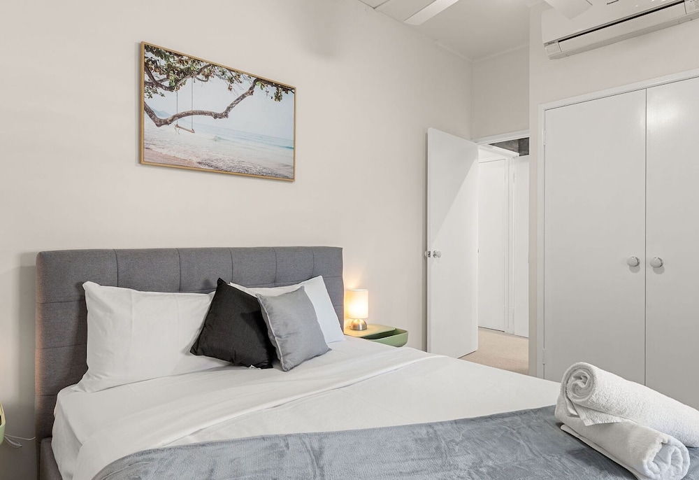 House, 2 Bedrooms (QSH050-2)