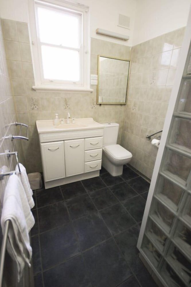 Standard Double Room, 1 Queen Bed, Ensuite photo 2