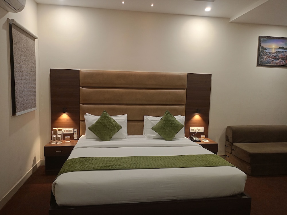 Deluxe Double or Twin Room, City View photo 1