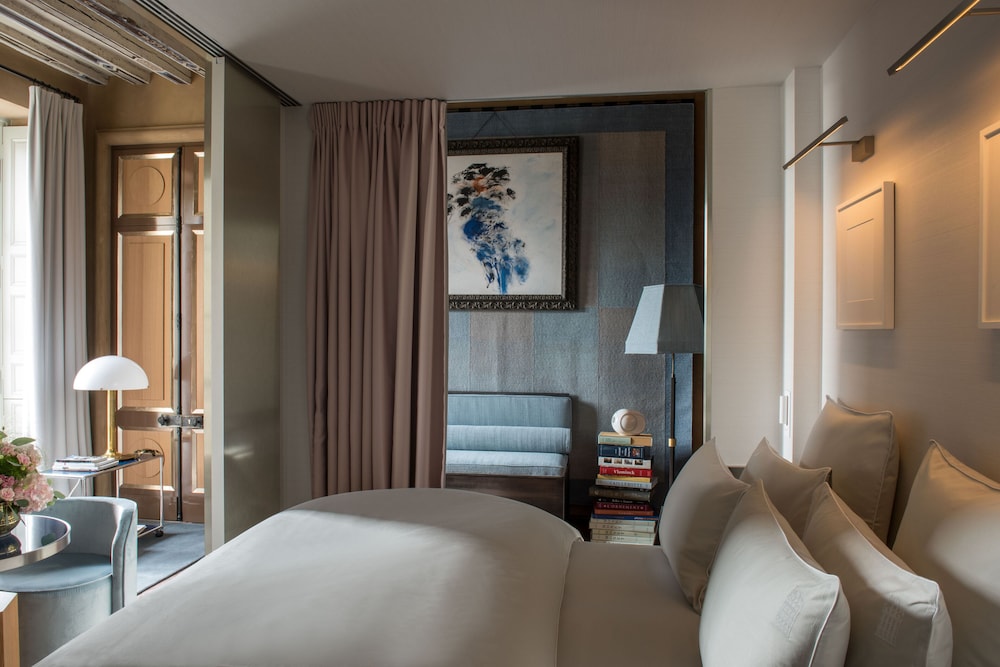 Suite Supérieure, 1 très grand lit, coin cuisine, accès piscine, vue jardin