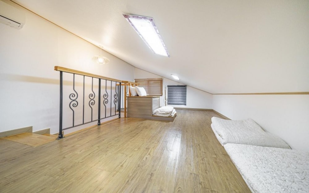 Room (Duplex type sole)