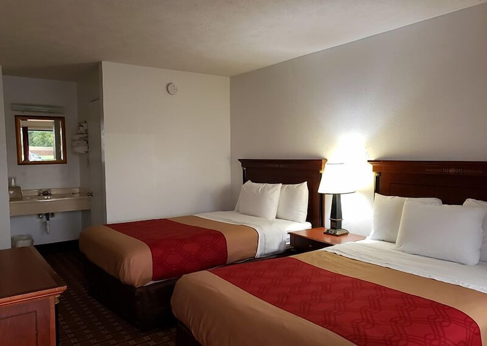 Standard Room, 2 Double Beds, Non Smoking photo 2