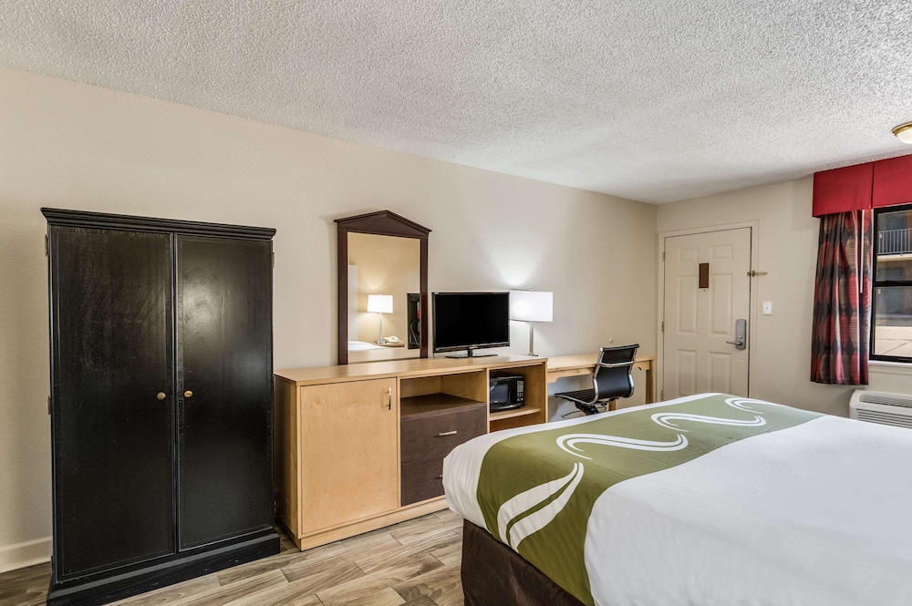 Room, 1 King Bed, Accessible, Non Smoking photo 3