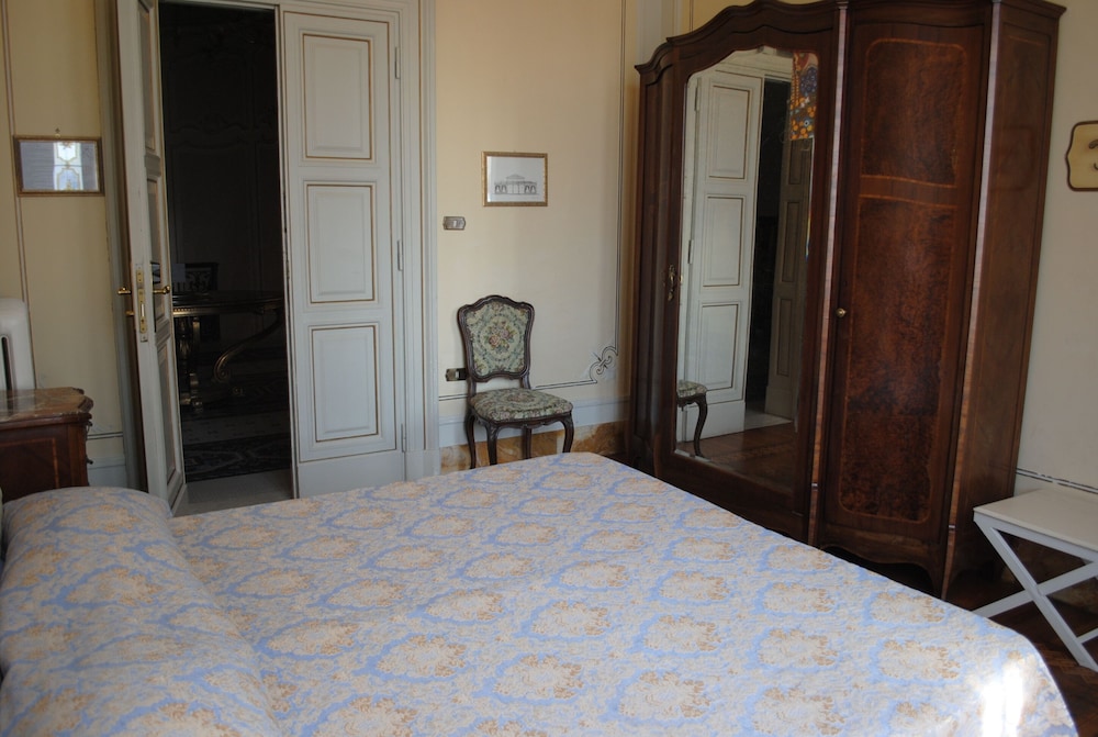 Deluxe Room, 2 Bedrooms, Balcony, Partial Sea View photo 3