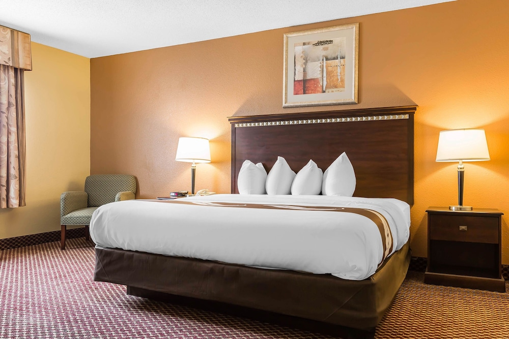 Suite, 1 King Bed with Sofa bed, Non Smoking photo 2