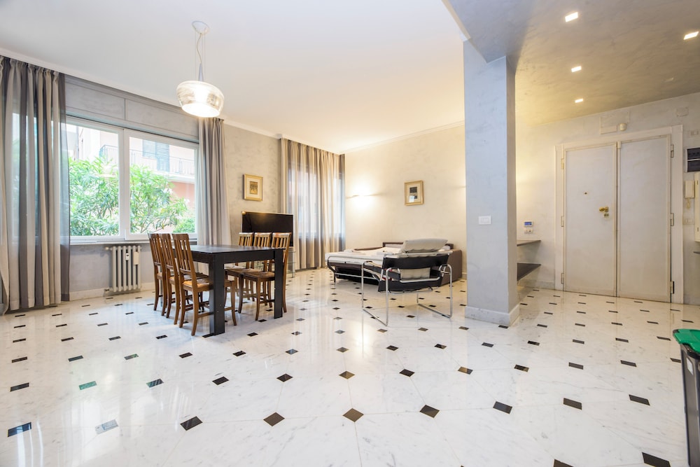 Comfort Apartment, City View