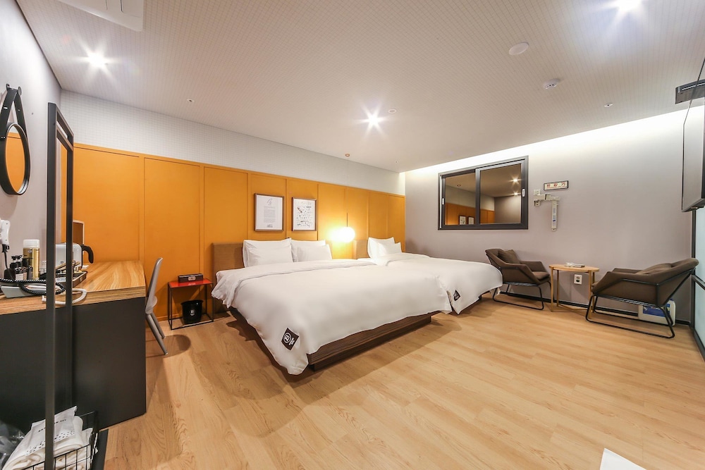 Family Twin Room (Suite)