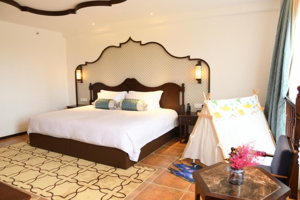Design Family Room B