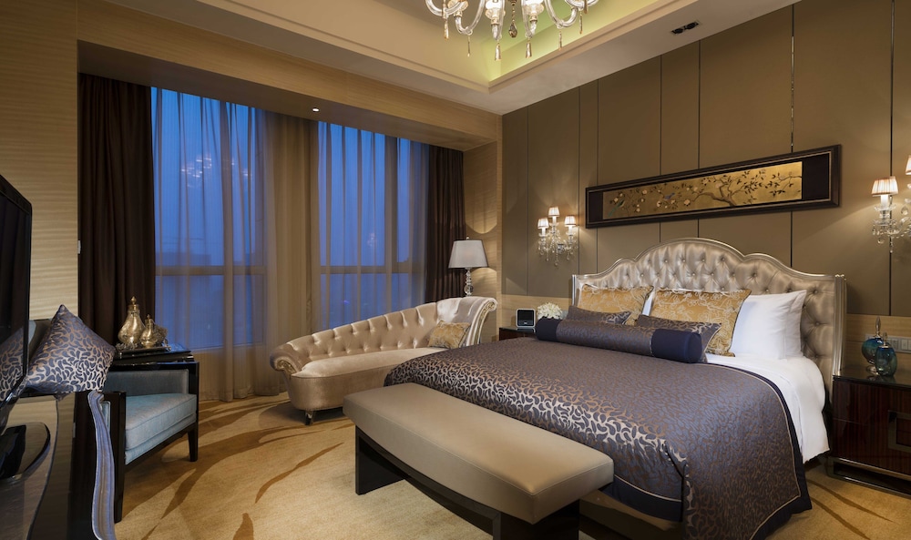 Classic Room, 1 King Bed (Monument View) - Photo 4