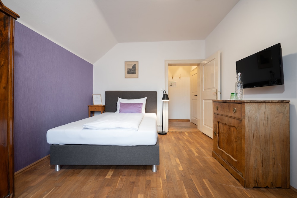 Basic Single Room