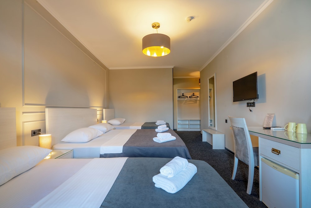 Quadruple Room with Terrace photo 3