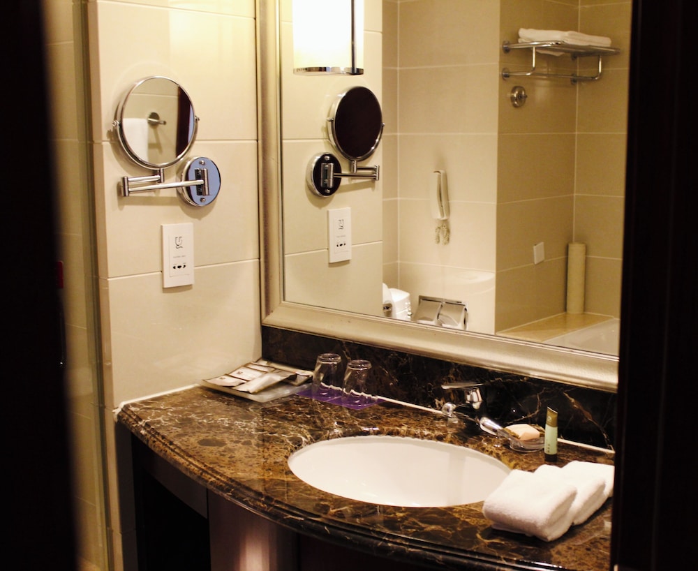 Business Twin Room - Photo 3