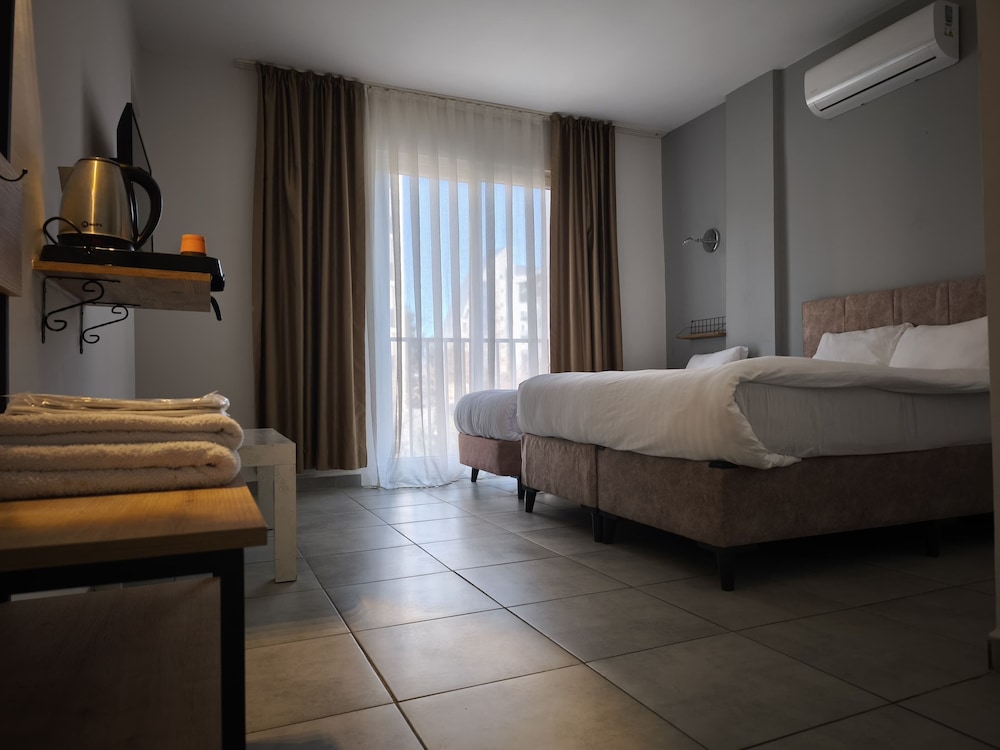 Standard Triple Room (without balcony) - Photo 2