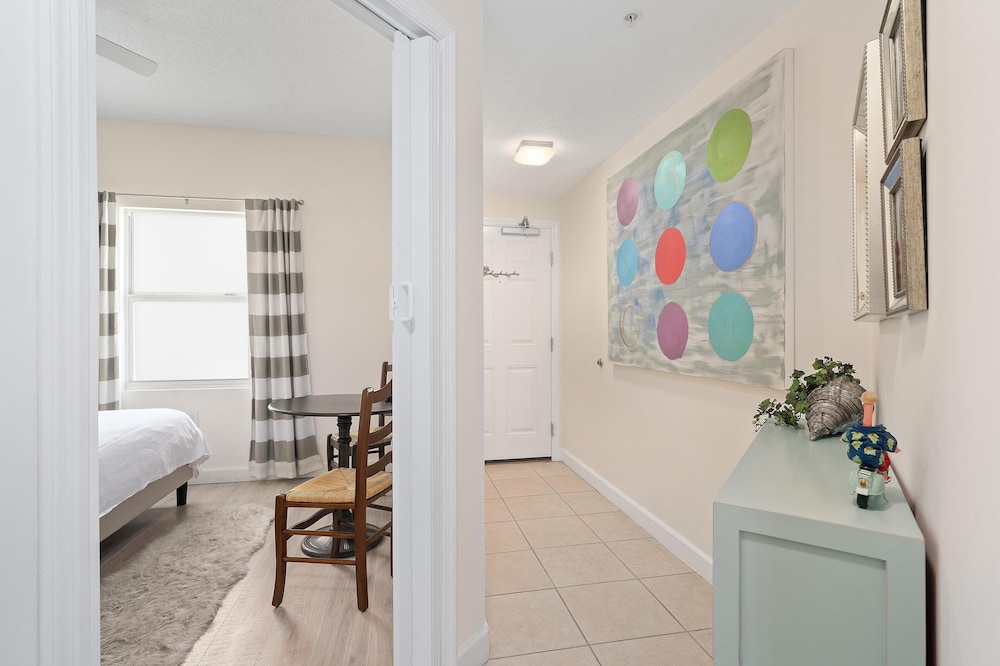 Condo, 1 King Bed with Sofa bed (Seychelles 1006 )