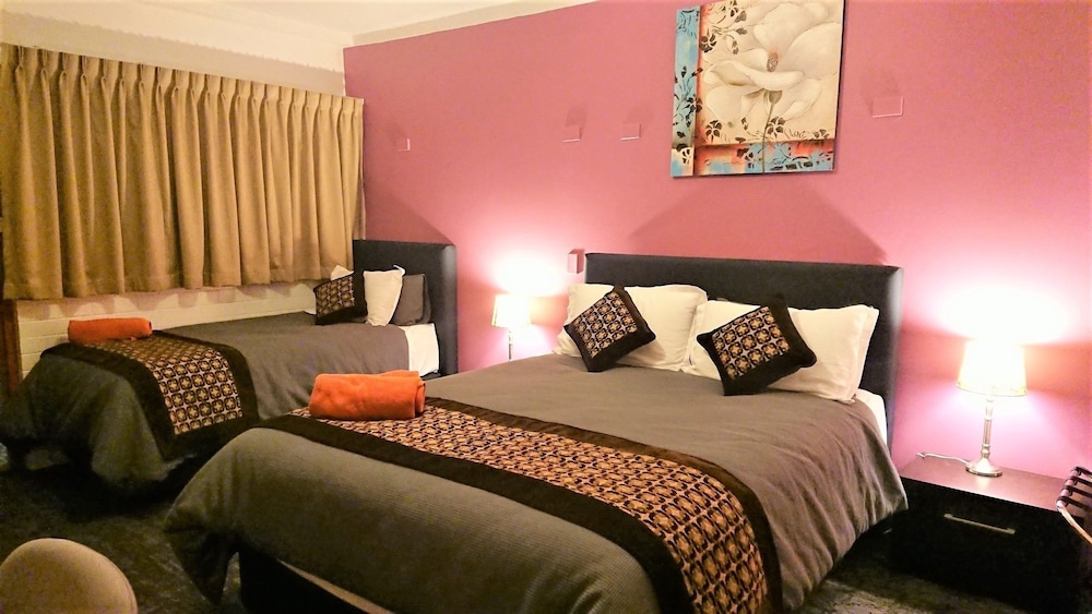 Deluxe Twin Room photo 2