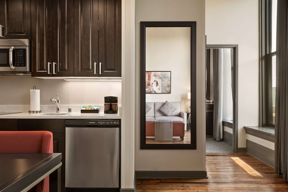 Suite, 2 Queen Beds, Bathtub (Mobility) photo 2