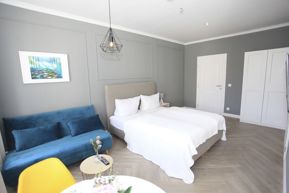Comfort Room, 1 Queen Bed with Sofa bed (with private sauna)