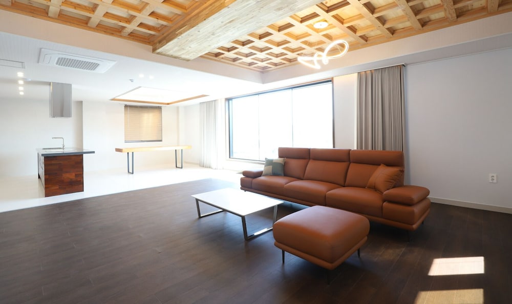 Luxury Suite