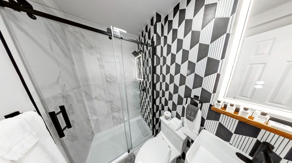 Single King Room photo 3