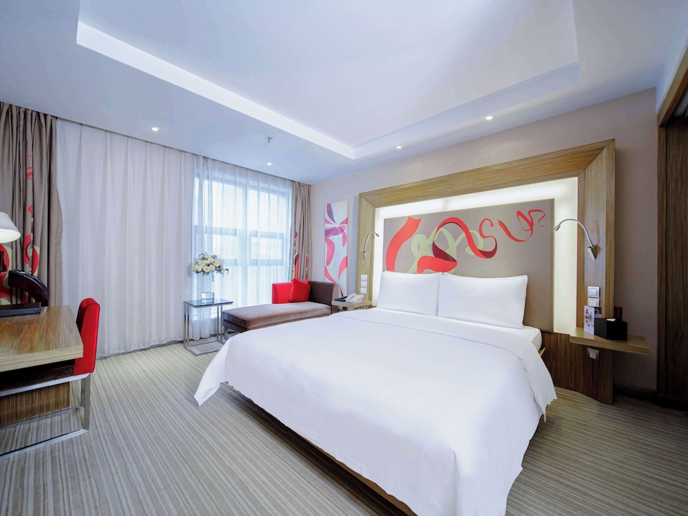 Premier King Room - Photo 7