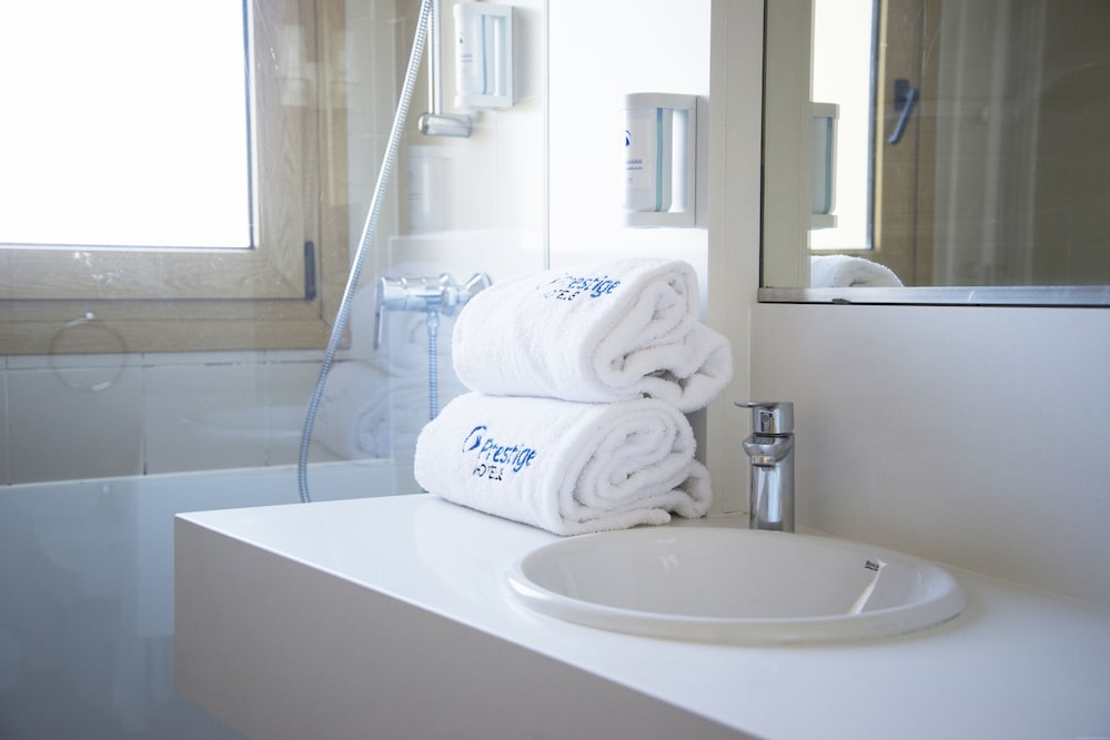 Quadruple Room, Sea View, Sea Facing (2+2) - Photo 16