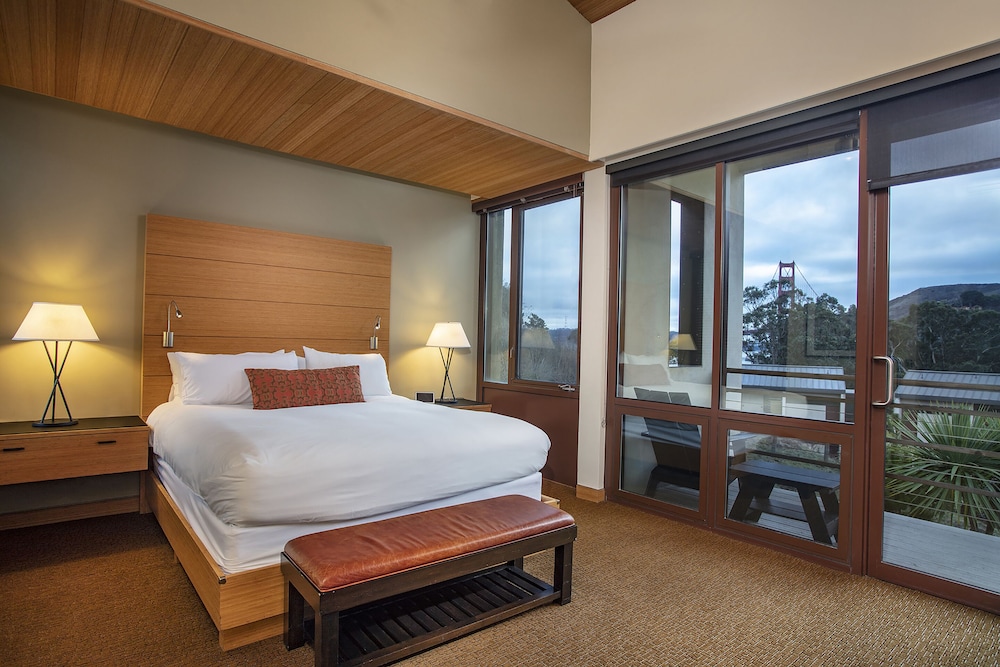 Suite, 1 King Bed, Golden Gate View (Contemporary) - Photo 1