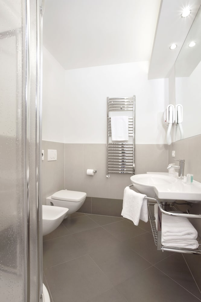 Deluxe Double or Twin Room, Lake View - Photo 6