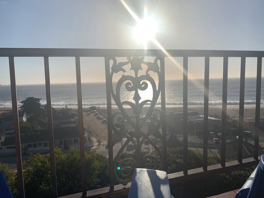 Comfort Double or Twin Room, 1 King Bed, Sea View, Oceanfront photo 1
