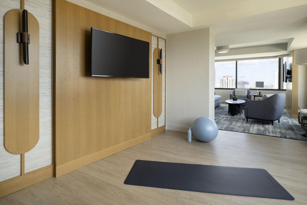 Suite, 1 Bedroom - Photo 9