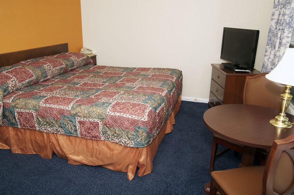 Standard, One King Bed, River View photo 1