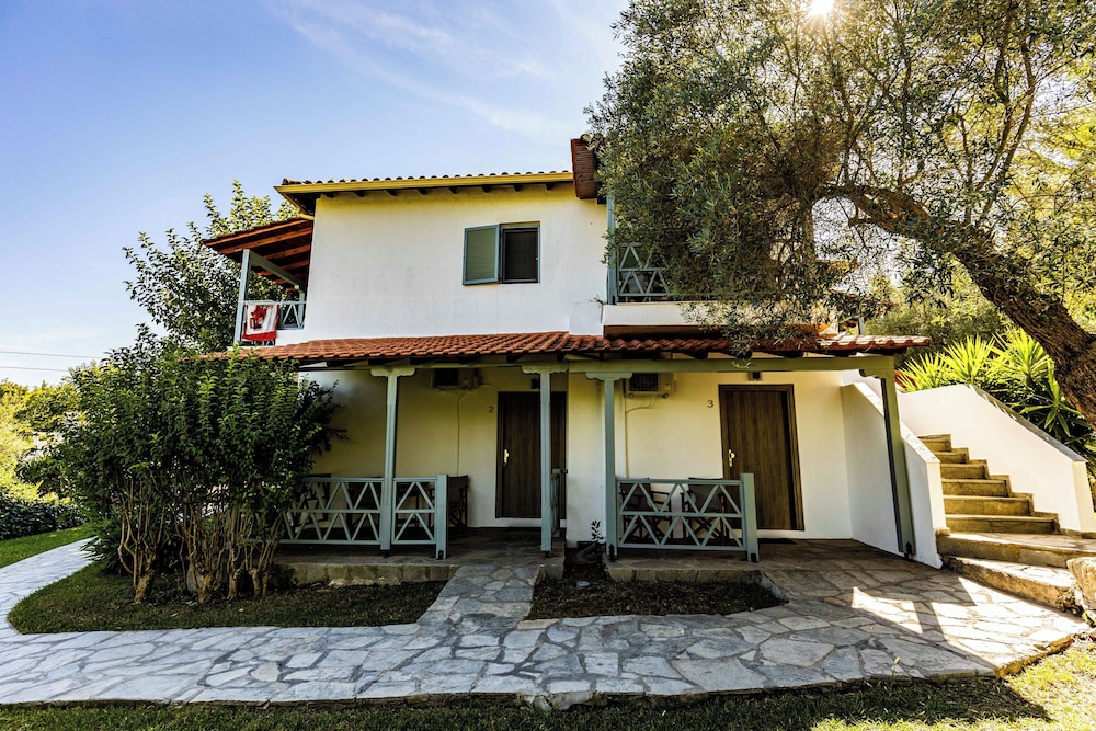 Luxury Villa photo 1