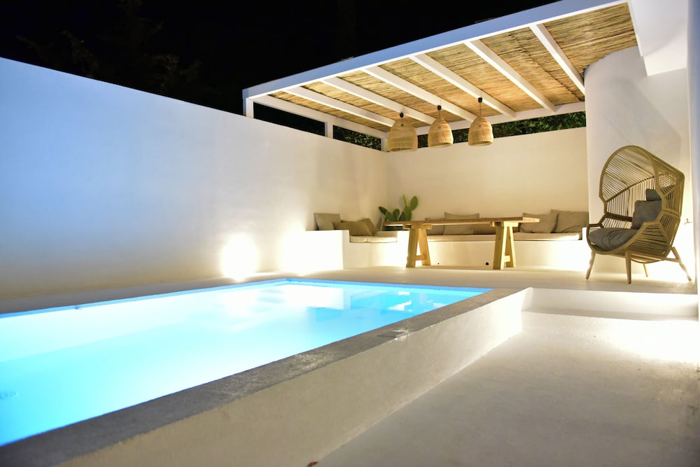 Dancing queen luxury suite with private pool and sea view photo 1