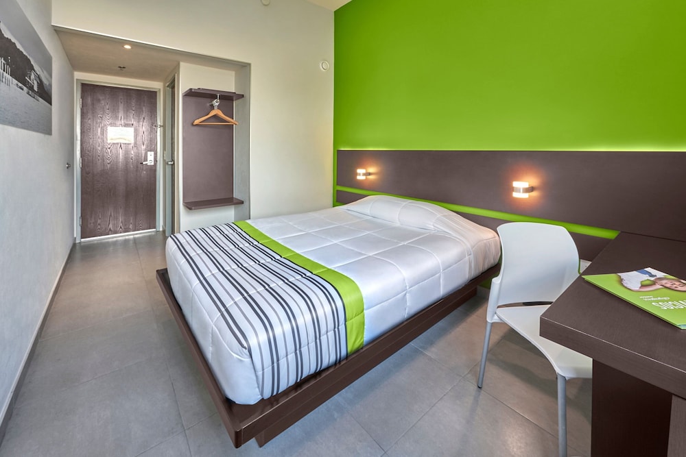 Room, 1 Double Bed - Photo 7