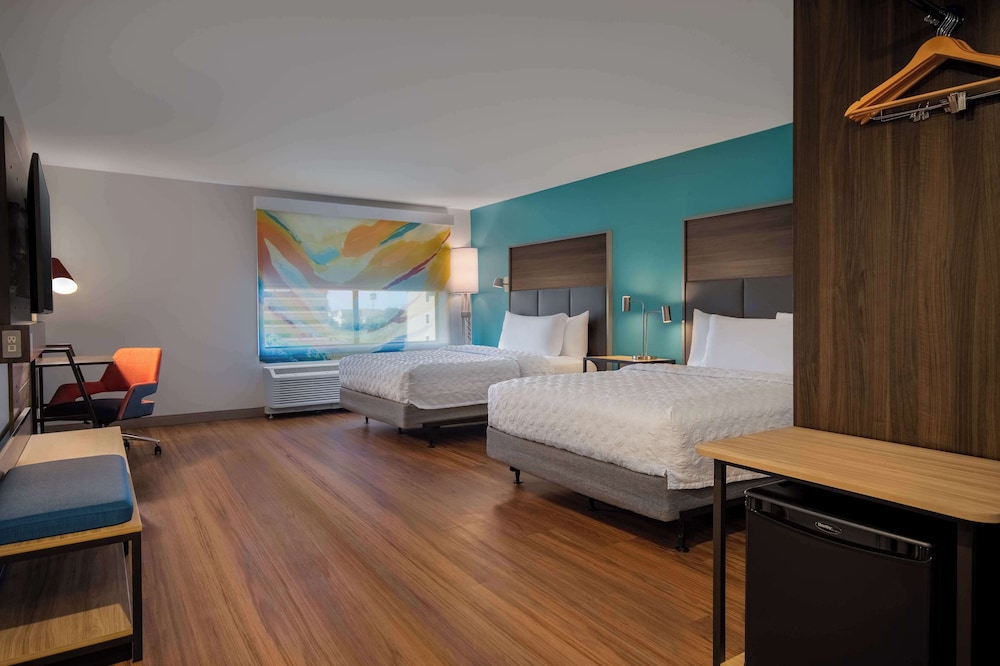 Room, 2 Queen Beds, Accessible, Bathtub (Mobility & Hearing) - Photo 1