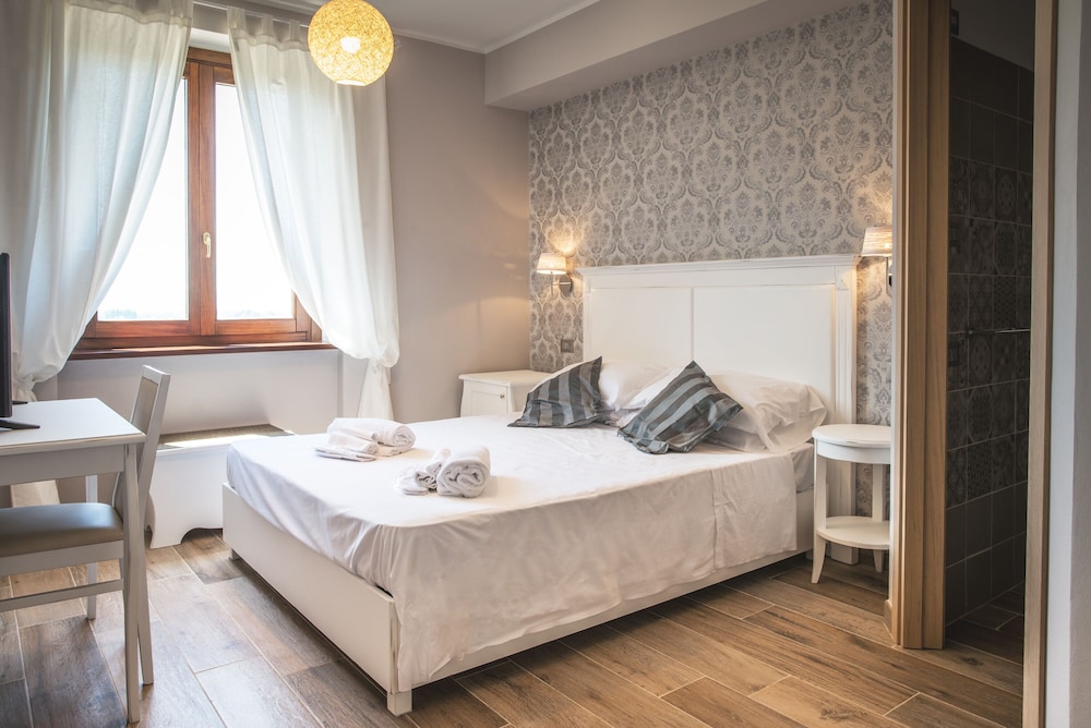 Double Room - Photo 7
