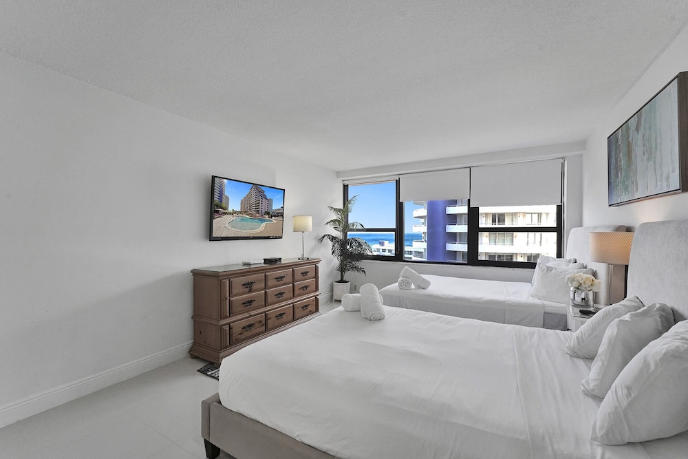 Cozy High Floor Condo Beach Service 1505