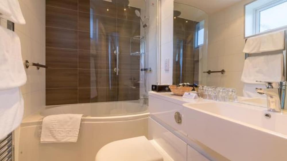 Standard Double Room - Photo 8